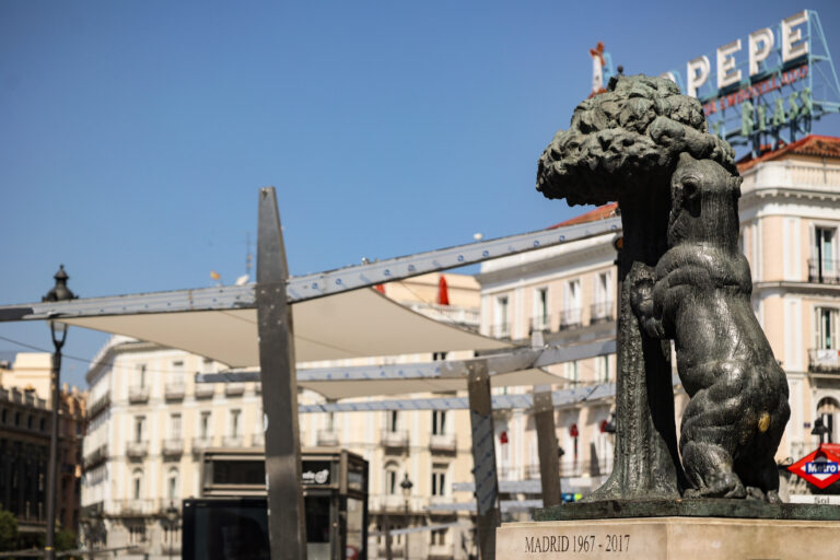 Lee más sobre el artículo El PSOE denuncia que el Gobierno de Almeida sólo reforma plazas en el centro de Madrid