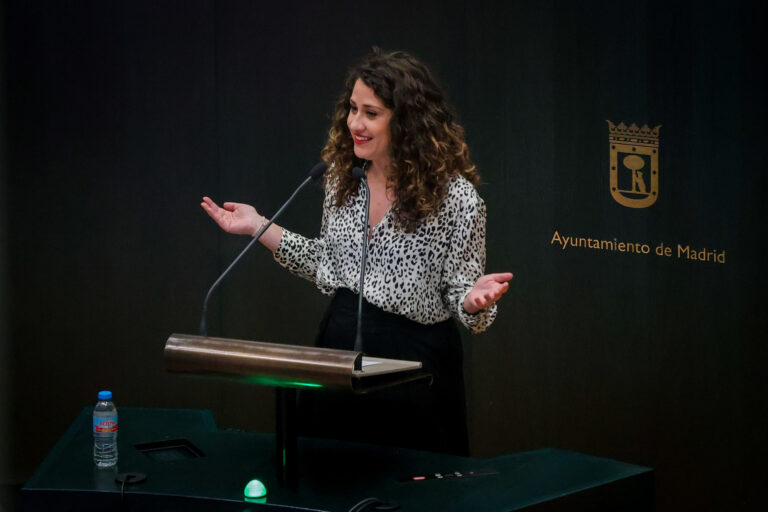 Lee más sobre el artículo “Menos cuentos y más cuentas”: Enma López afea a Almeida incumplir la regla de gasto en casi 57 millones de euros